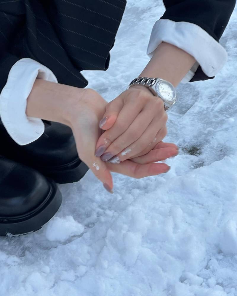 영화 한 장면 같은 맨손으로 눈사람 만드는 미연.jpg | 인스티즈