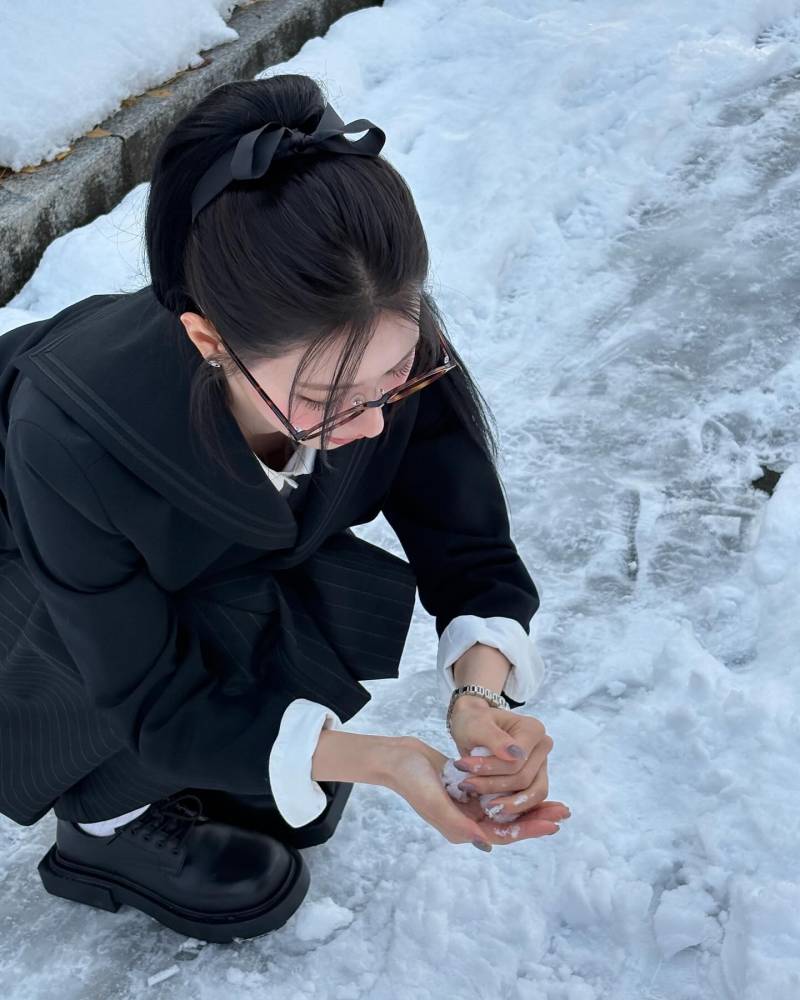 영화 한 장면 같은 맨손으로 눈사람 만드는 미연.jpg | 인스티즈
